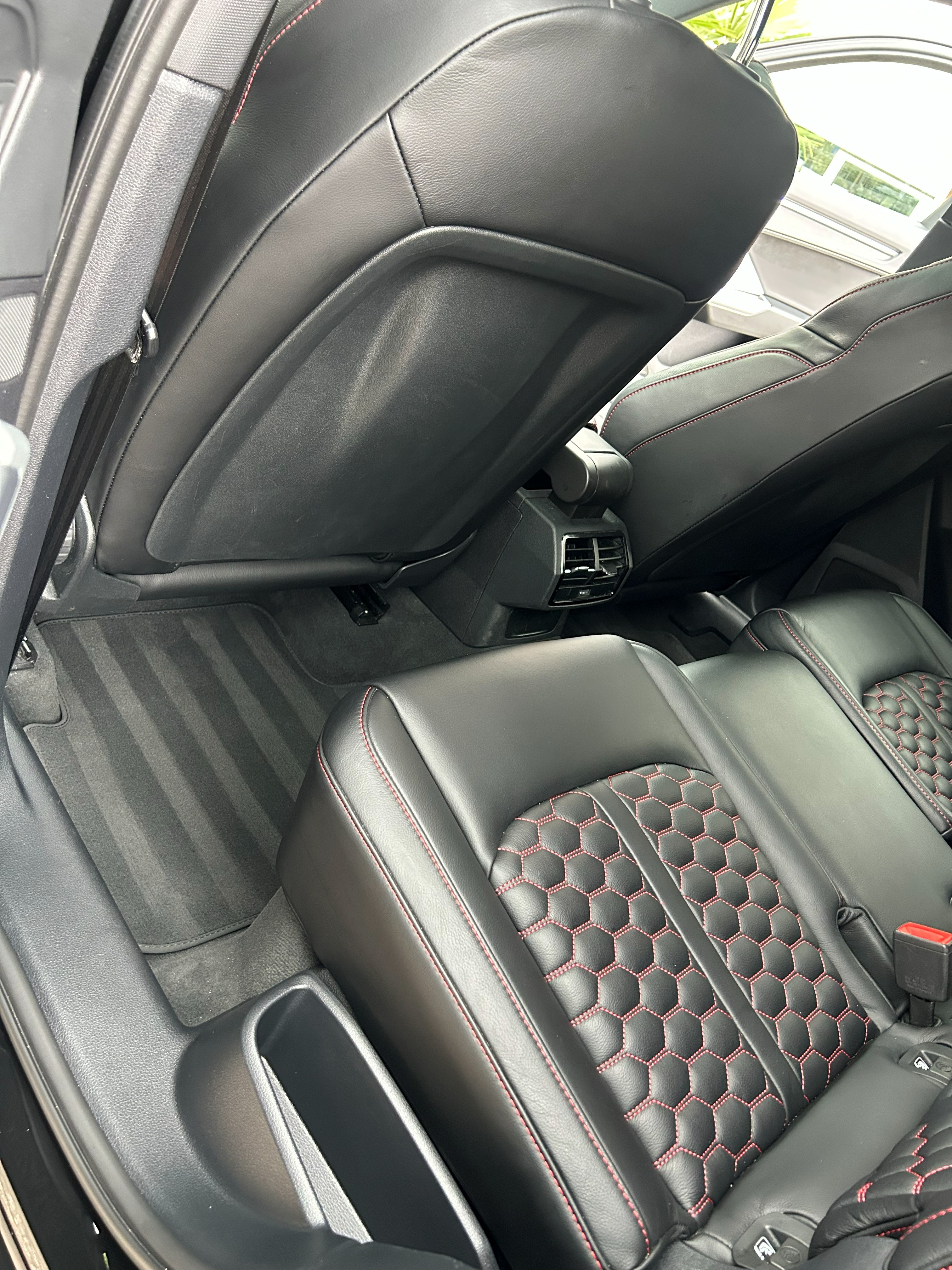 Audi — achterbank detail